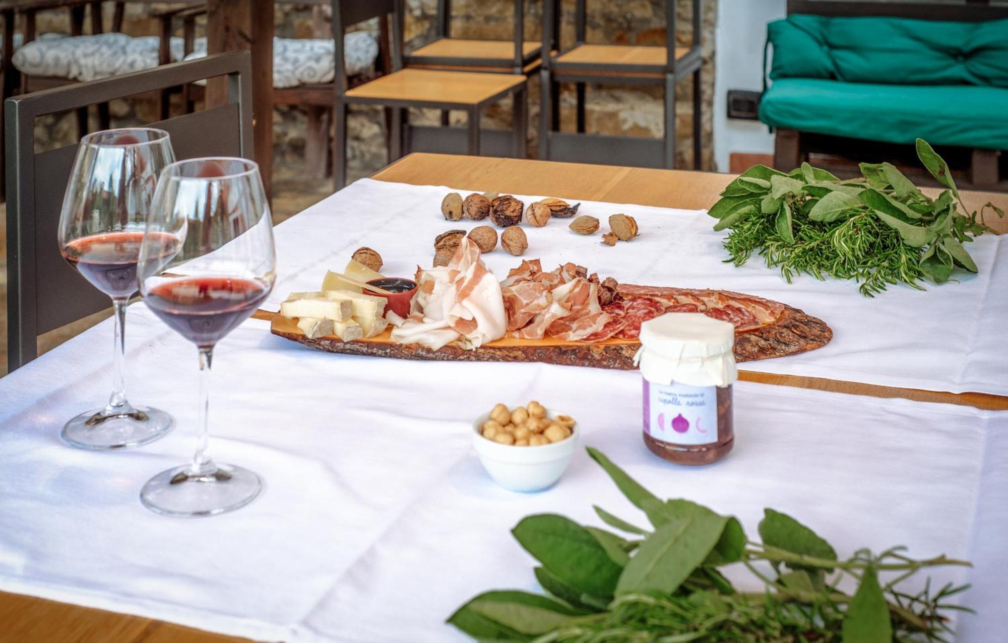 Cossano Belbo Agriturismo Tenuta San Giuseppe מראה חיצוני תמונה