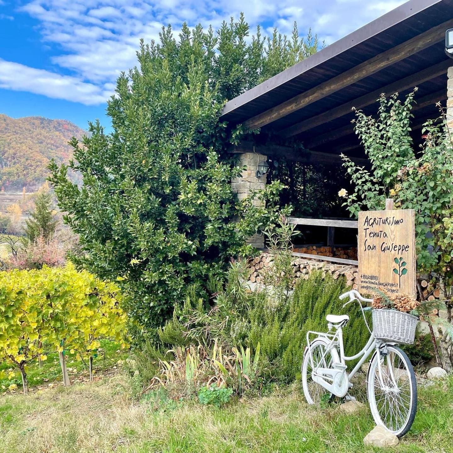 Cossano Belbo Agriturismo Tenuta San Giuseppe מראה חיצוני תמונה